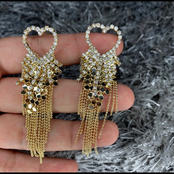 Champagne gold needle love tassel long earrings - Picture 3 of 15